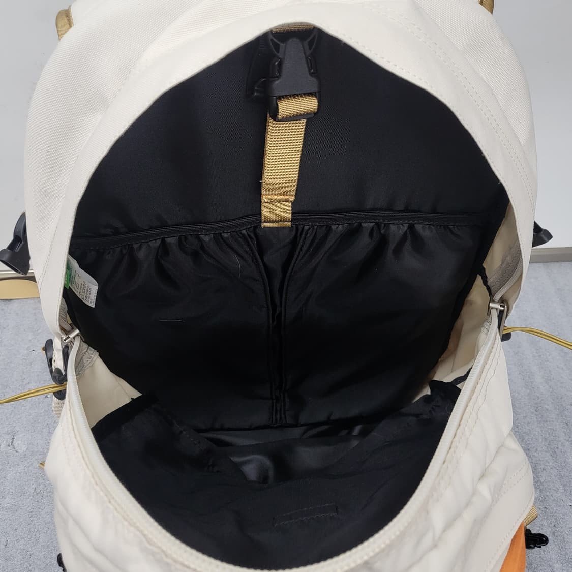 노스페이스 정품 Borealis II 백팩 30리터 상품이미지8