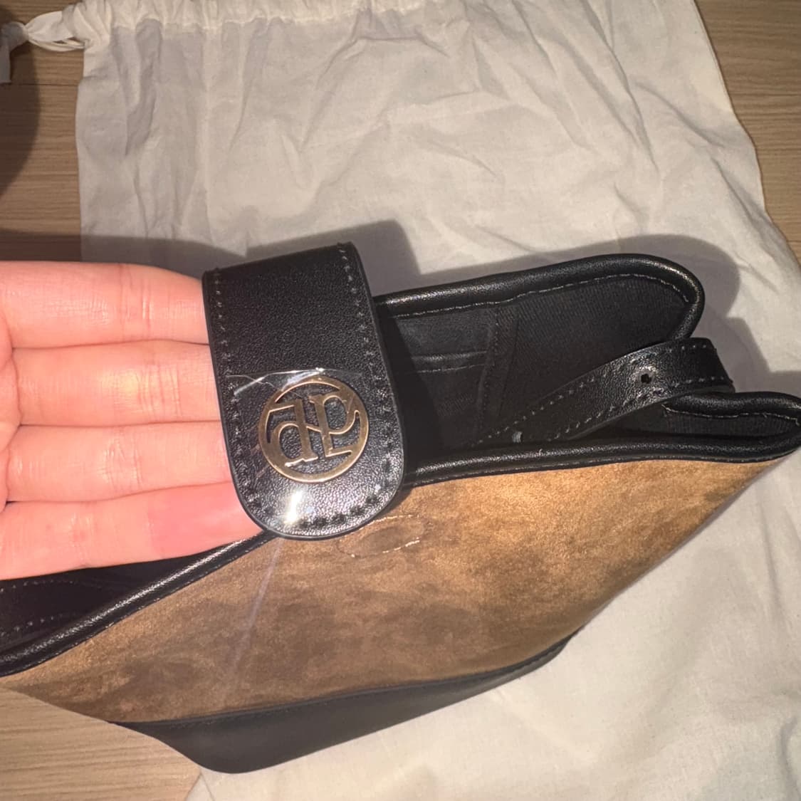 (미사용새상품) 드파운드 스웨이드 타운백 상품이미지2