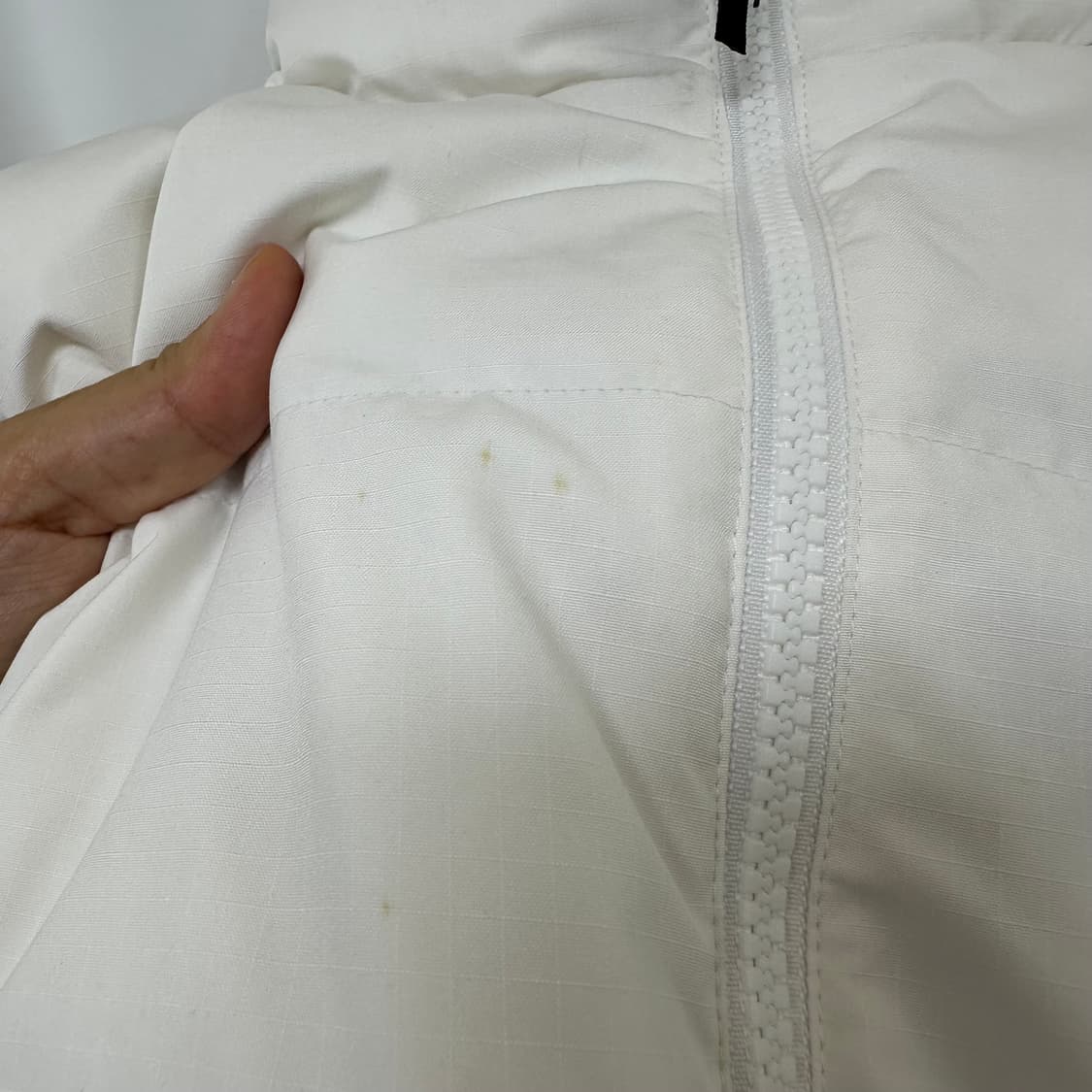 아디다스 공용 패딩조끼 화이트 오리털 XL 상품이미지3