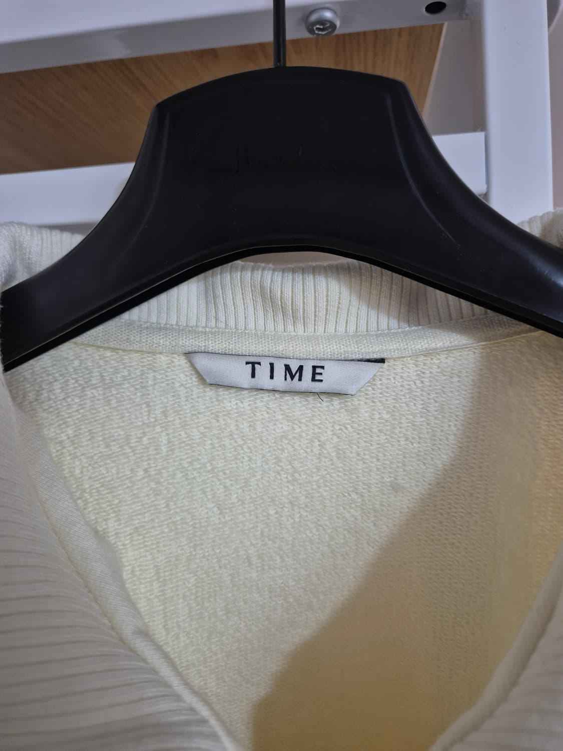 타임옴므 하프집업 카라 맨투맨 105 아이보리 상품이미지4