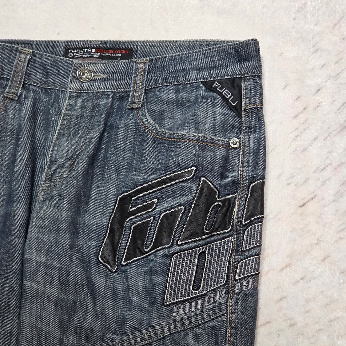 후부 빅로고 그레이 워싱 데님팬츠 상품이미지2