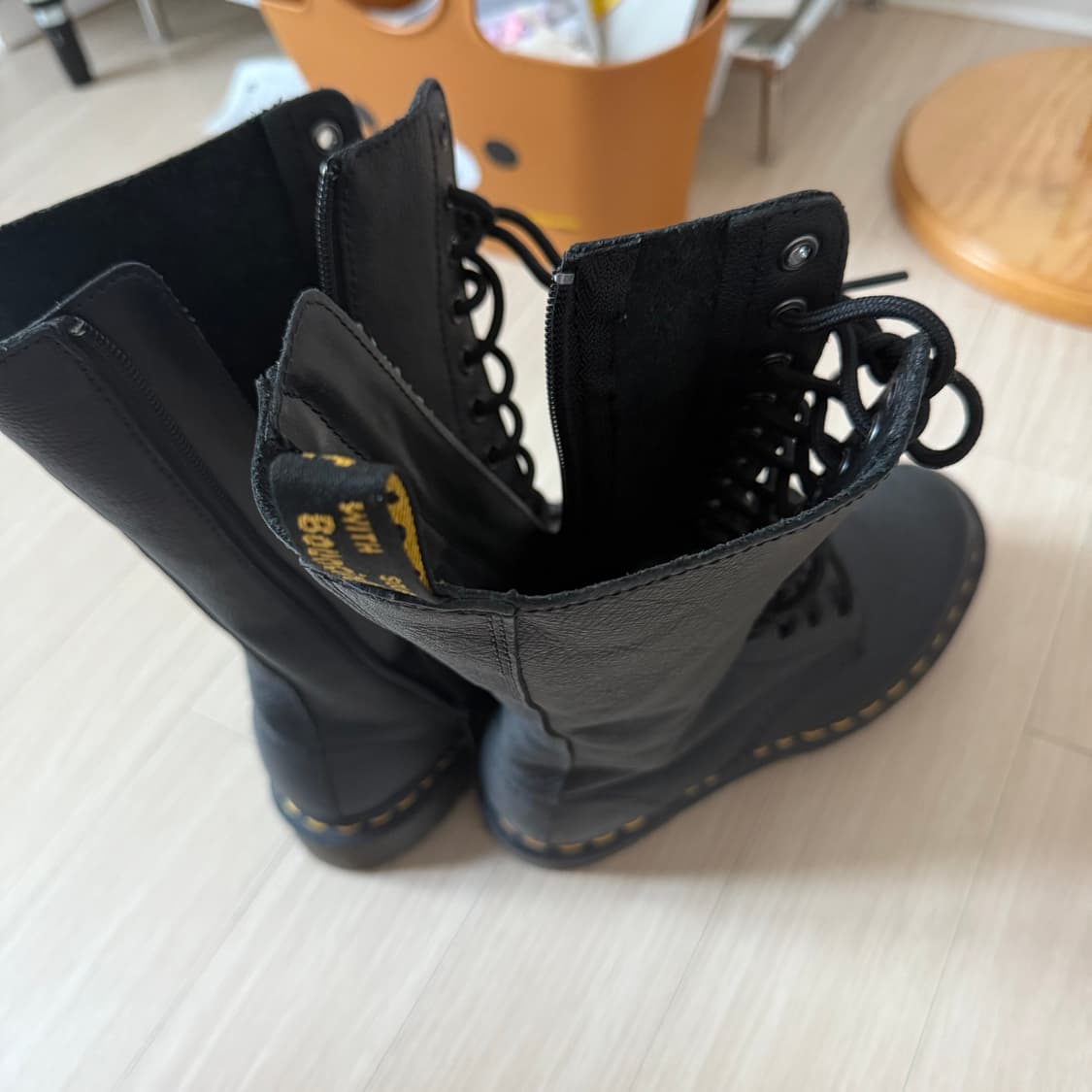 닥터마틴 14홀 240 상품이미지4