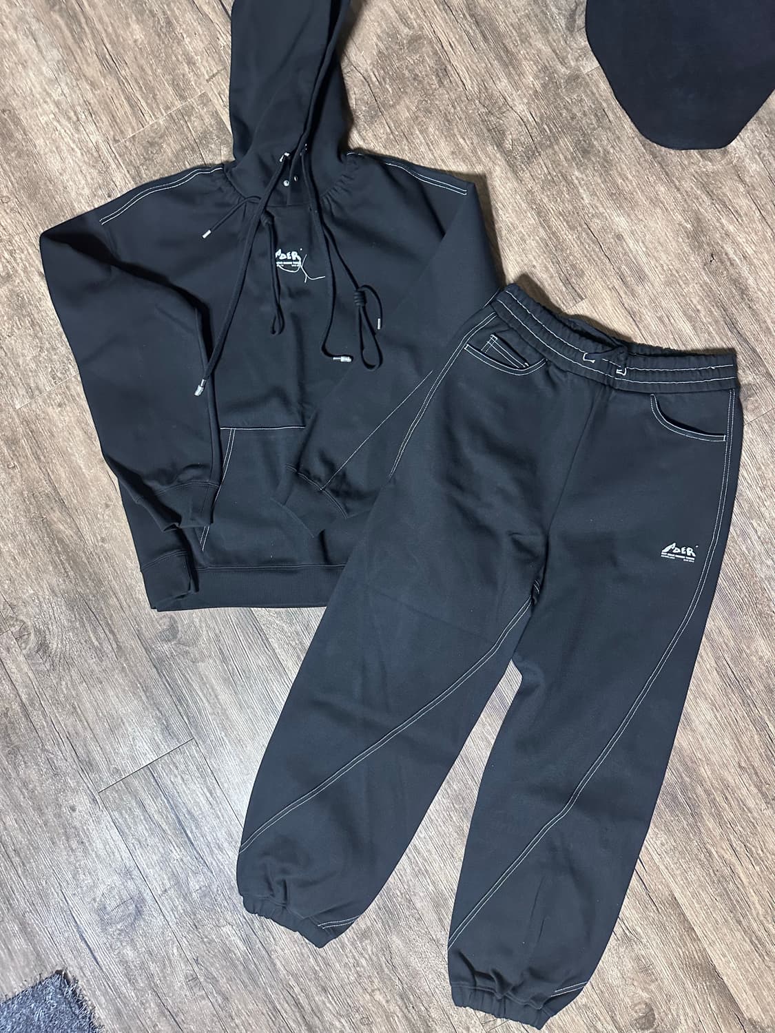 아더에러 스티치 후드 셋업 상품이미지1