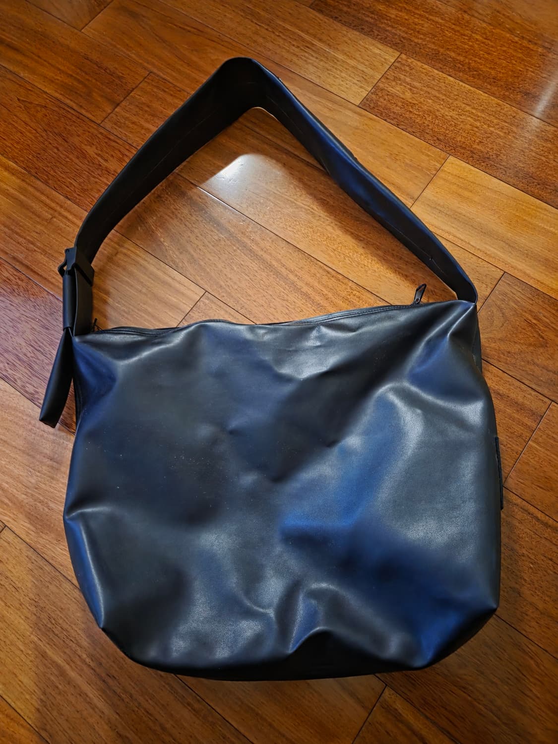 MMGL 블랙 가죽 숄더백 상품이미지1