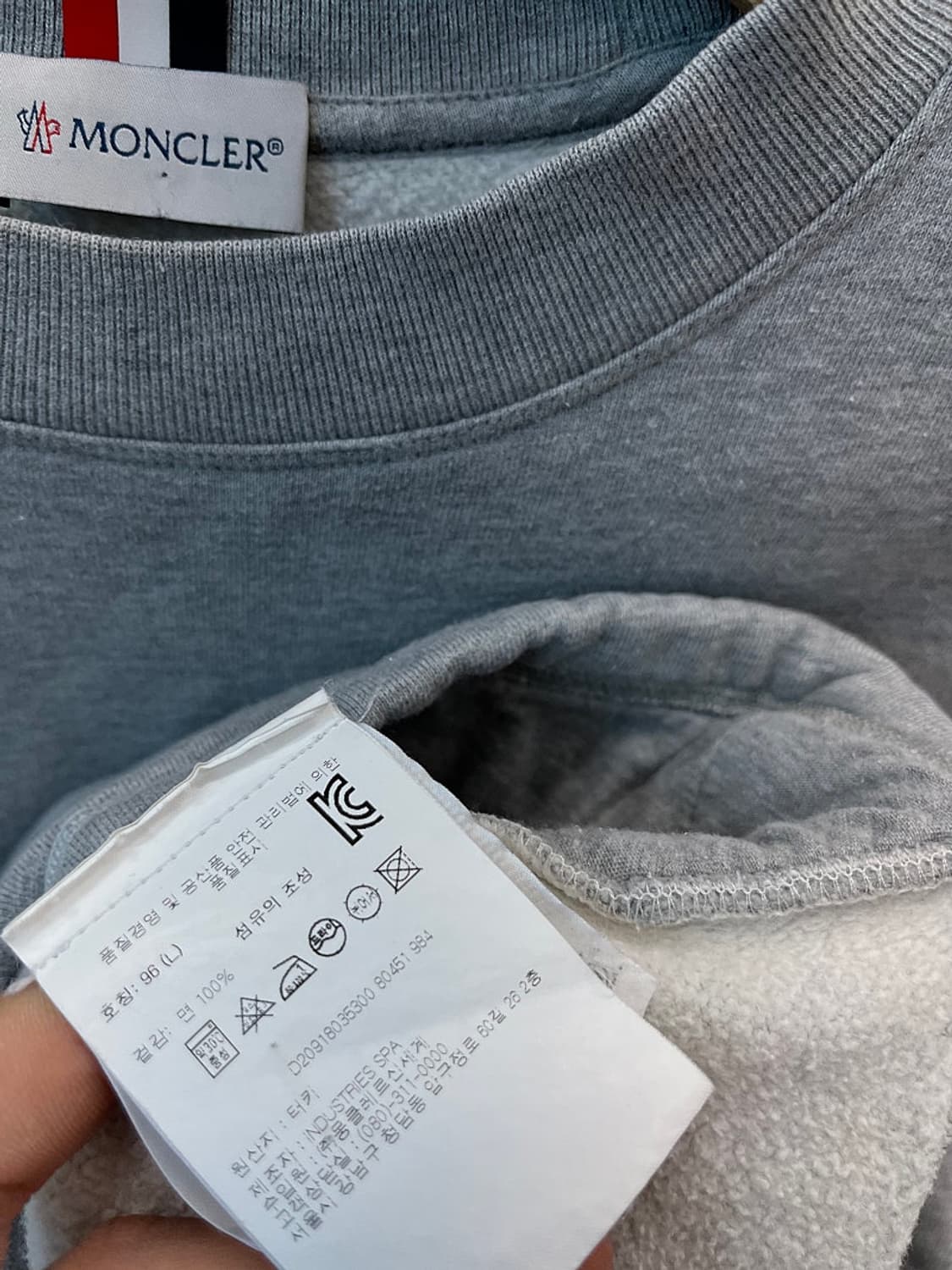 95) 몽클레어 빅와펜 맨투맨  상품이미지4