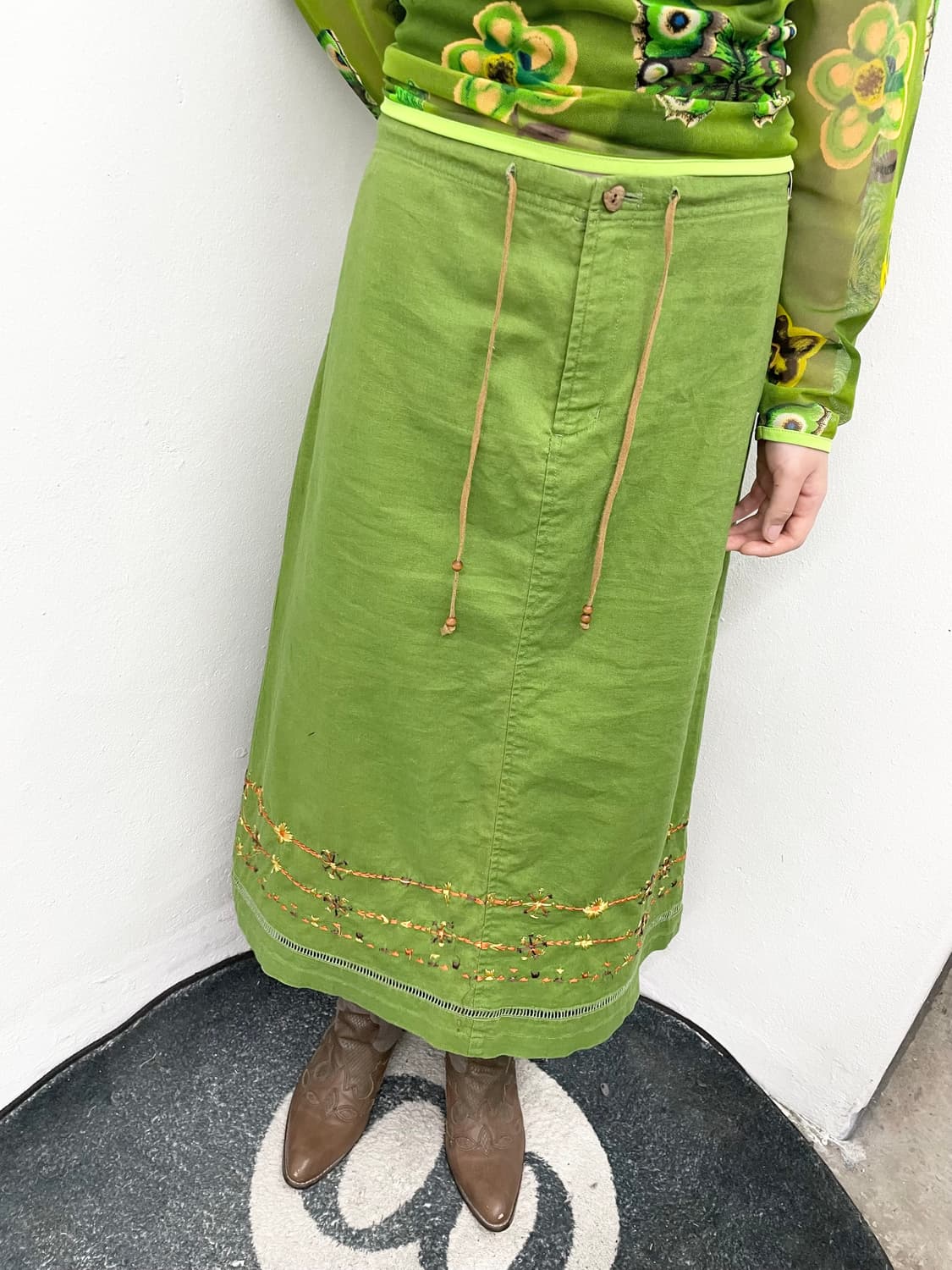 써스데이아일랜드 페어리 자수 스커트 상품이미지4