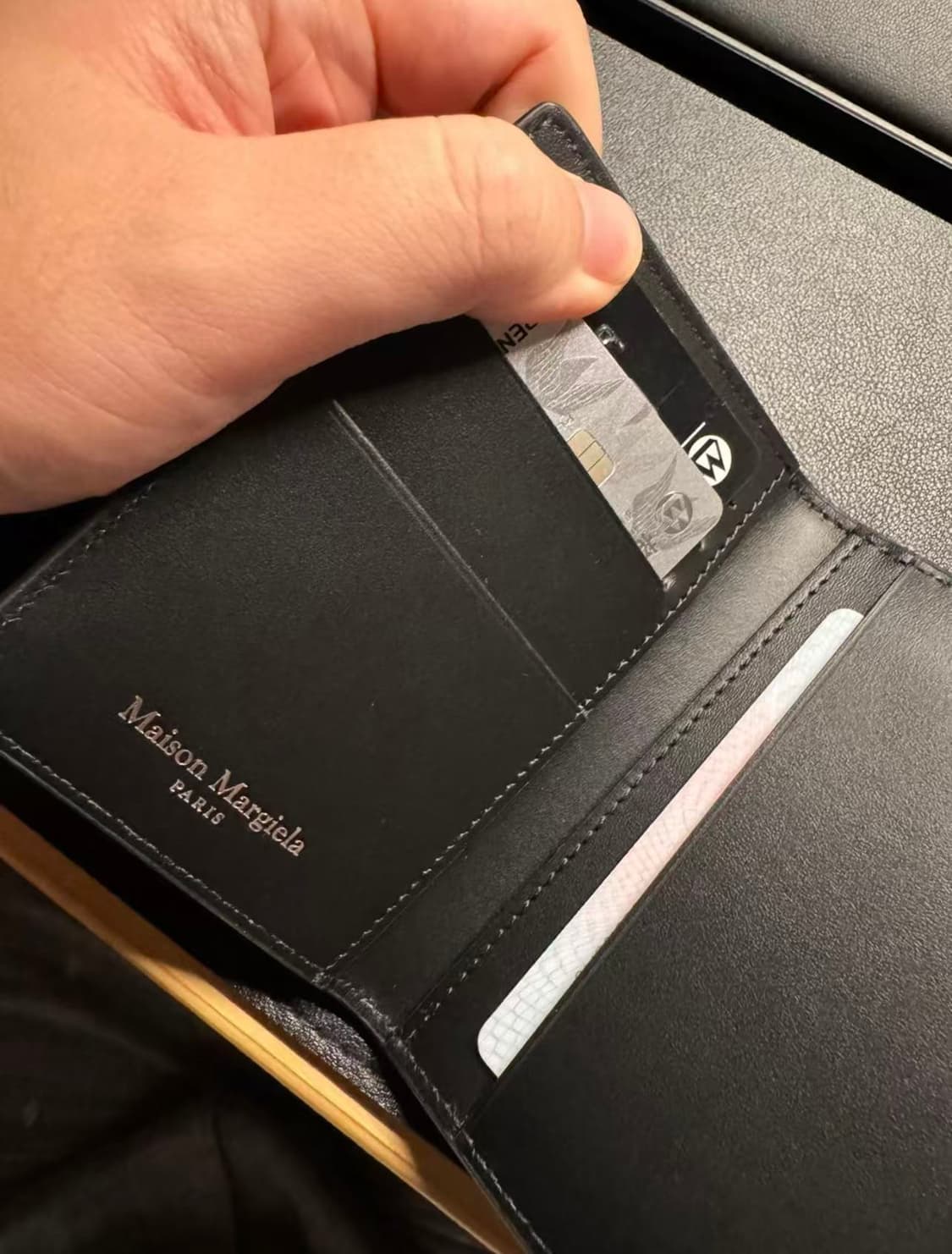 메종 마르지엘라 레더 바이폴드 카드 홀더 블랙  상품이미지2