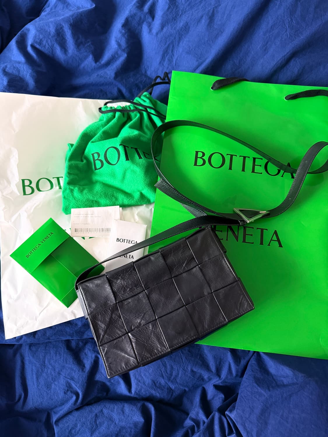 보테가베네타 레더 카세트백 블랙 상품이미지1