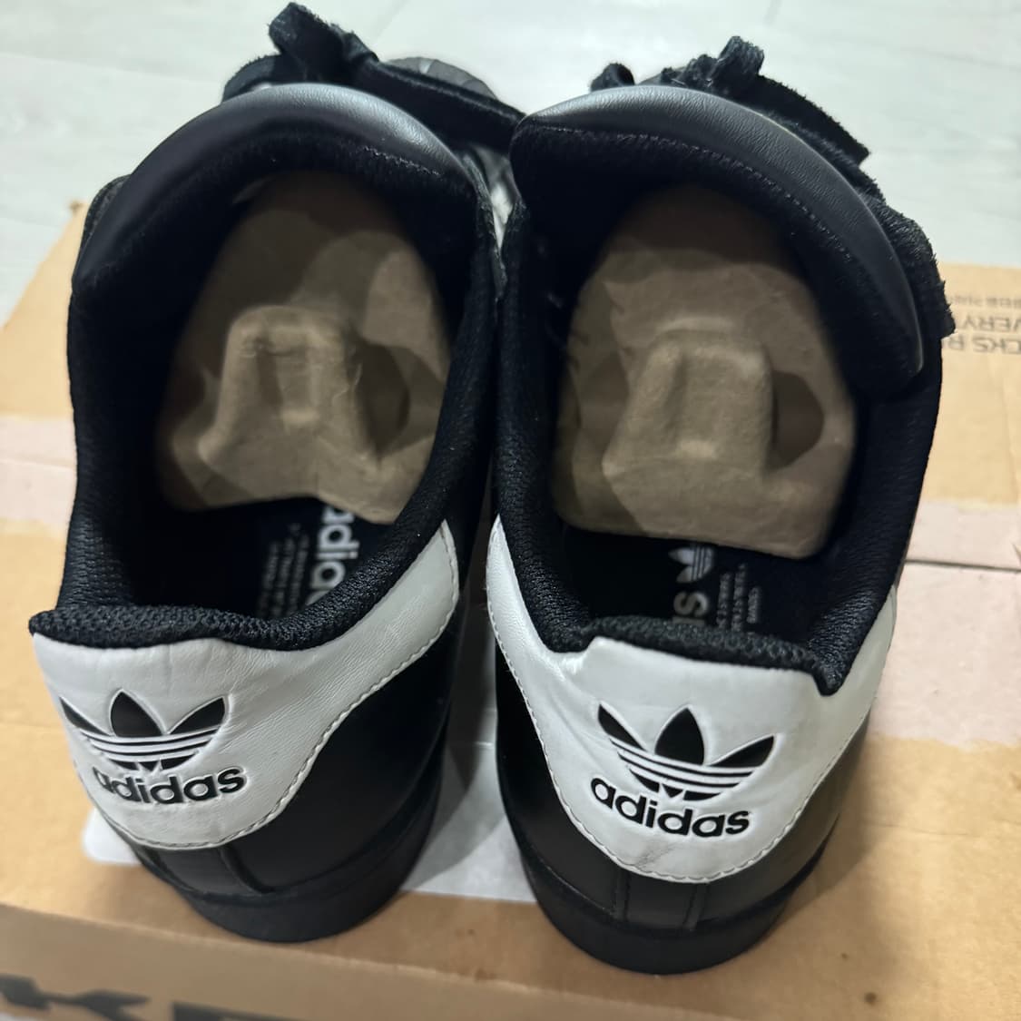 아디다스 슈퍼스타 코어 블랙 화이트 280 상품이미지4