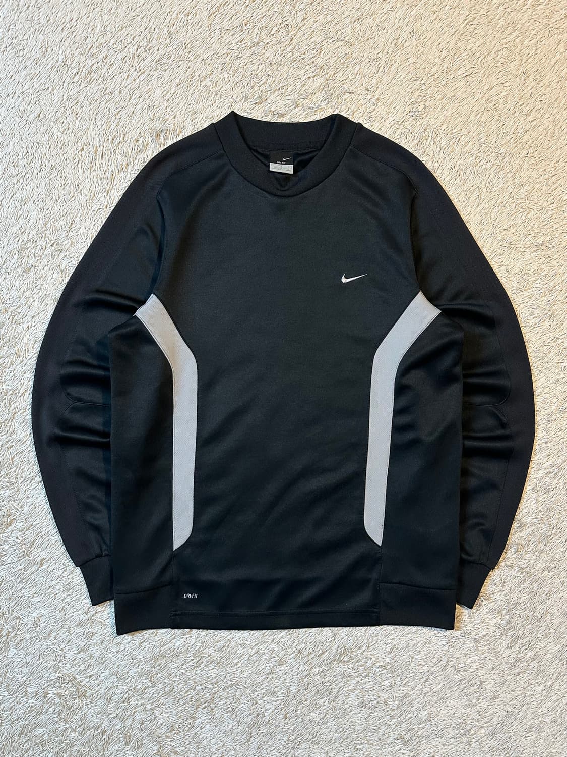 00's 나이키 드라이핏 올드스쿨 스우시 기능성 배색 맨투맨 블랙 상품이미지1