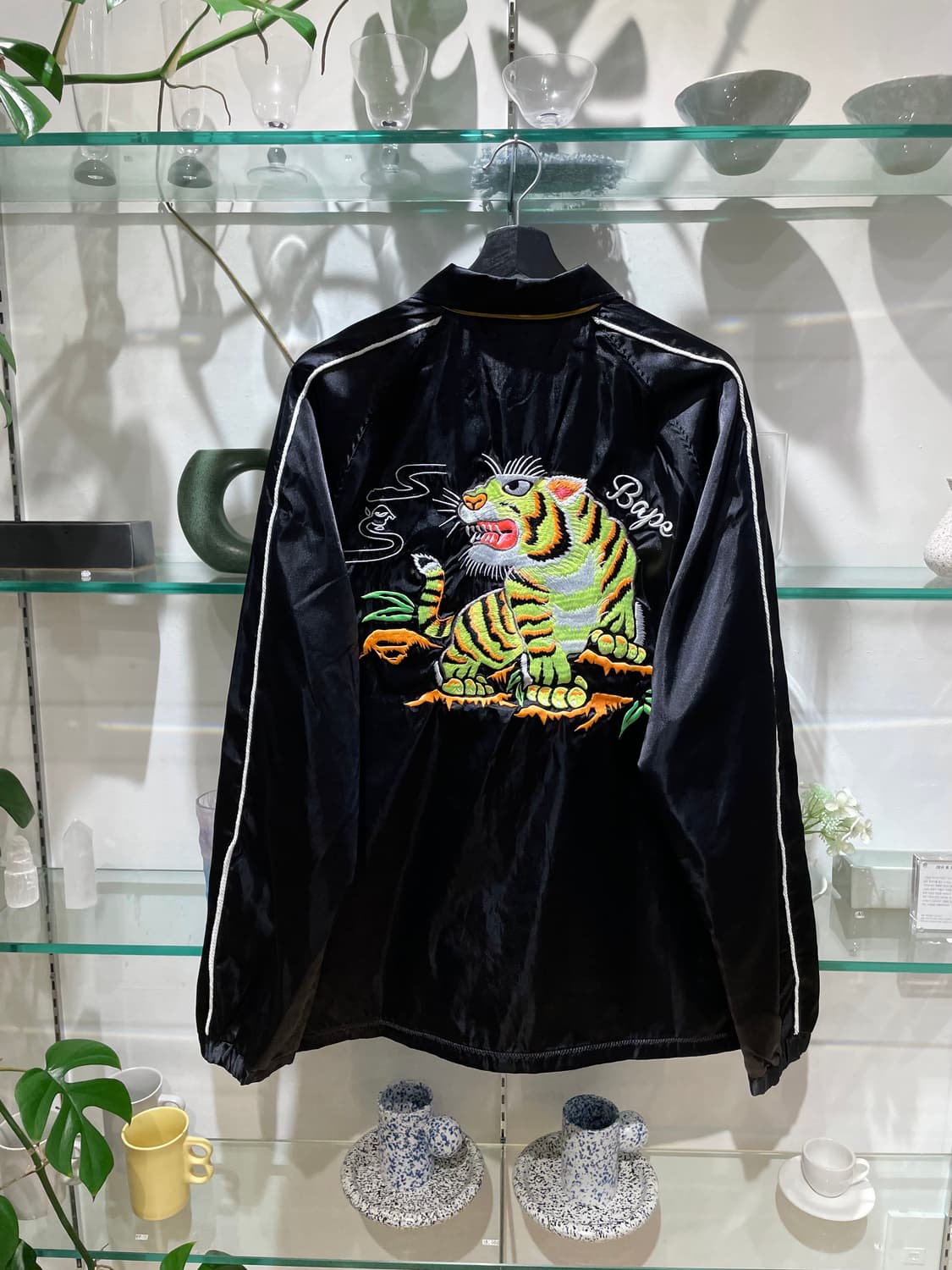 베이프 tiger embroidery jacket 상품이미지2