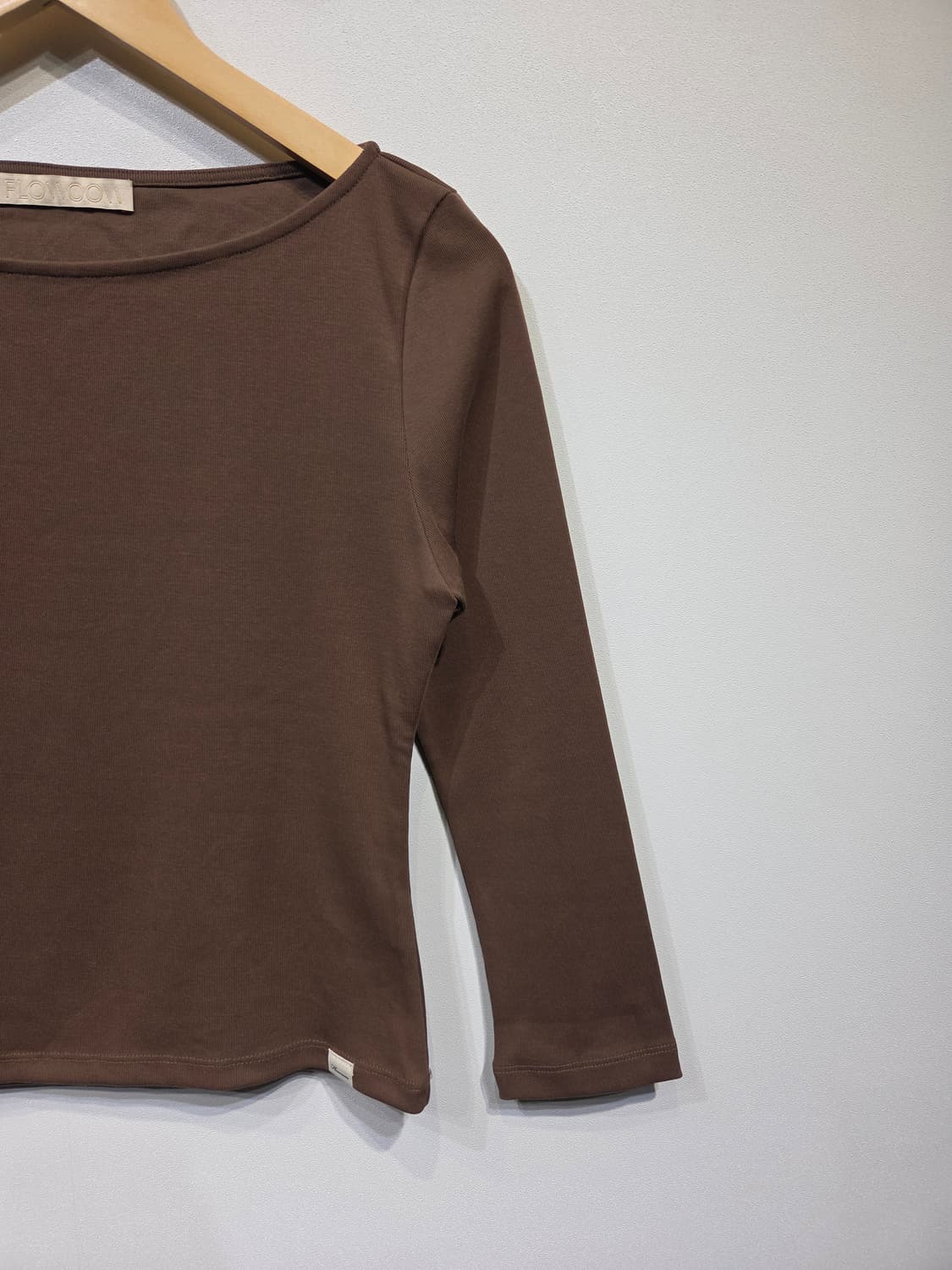 플로움 (FLOWOOM) 보트넥 골지 긴팔 티셔츠 상품이미지5