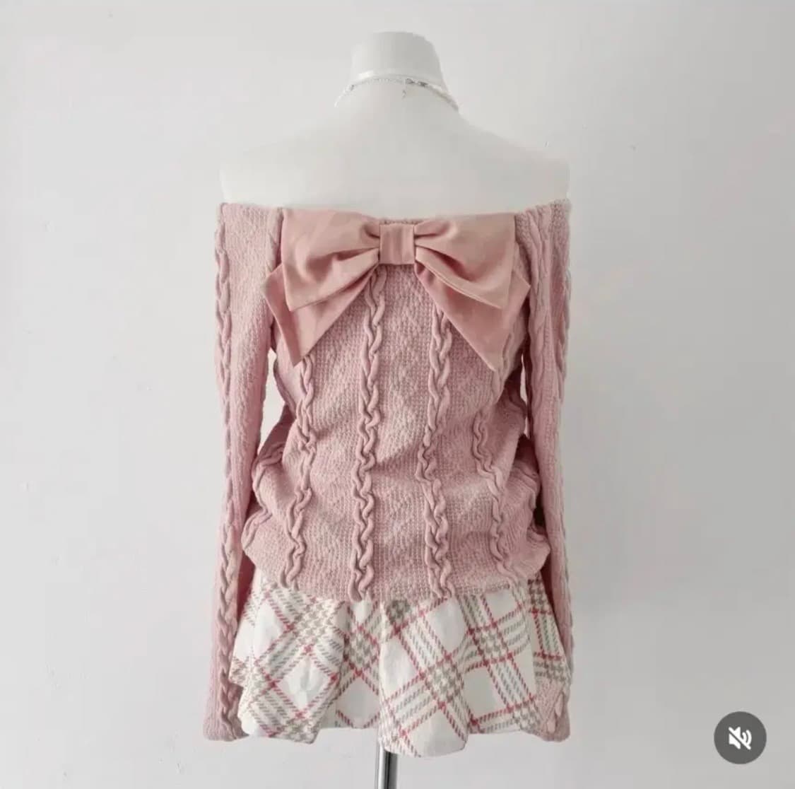 일브 바이바이 리본 오프숄더 니트 로걀탑 리즈리사트랄라라 히메갸루 빈티지 상품이미지1