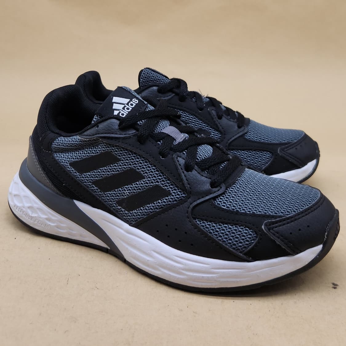 아디다스 리스폰스 여성운동화225 상품이미지1