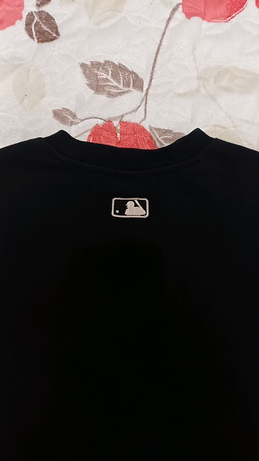 MLB 맨투맨 실측100 가슴55 기장69 상품이미지5