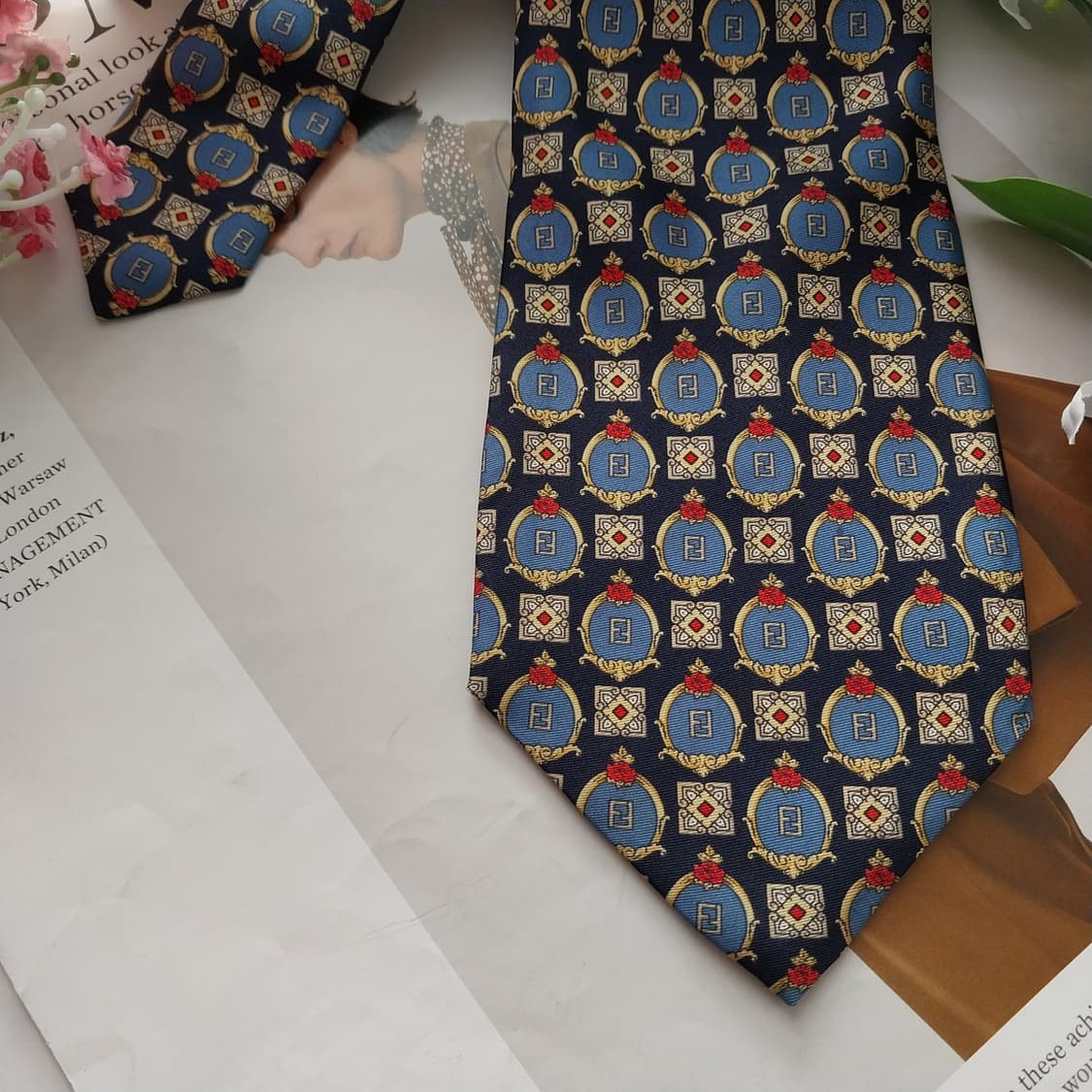 펜디 실크 네이비 주카 패턴 넥타이 10.3cm A+등급 K1561
 상품이미지3