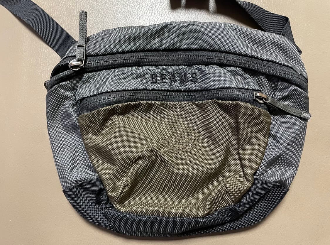 아크테릭스 x 빔즈 맨티스 크로스백 상품이미지3