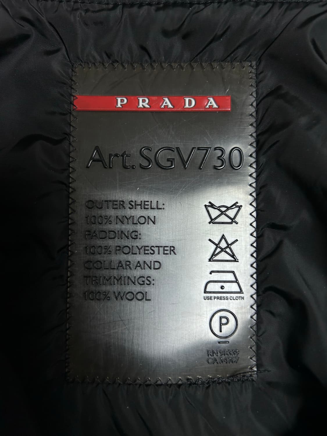 프라다스포츠 하이넥 경량 패딩 L 상품이미지3