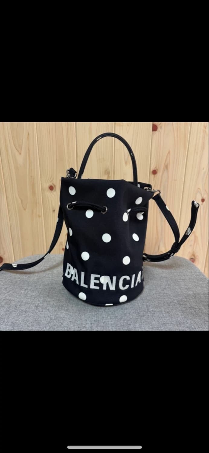 (정품) 발렌시아가 폴카 도트 버킷백 상품이미지1