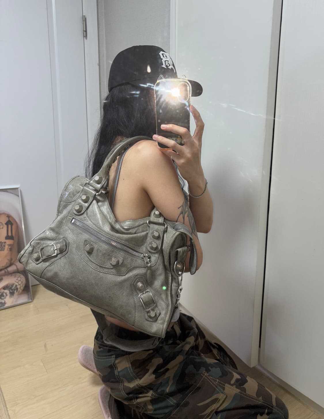 발렌시아가 모터백 그레이M 상품이미지2