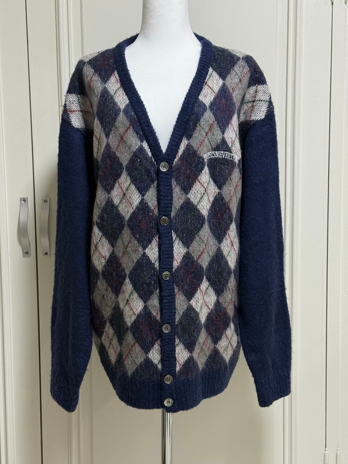 디스이스네버뎃 아가일 네이비 니트가디건 상품이미지1