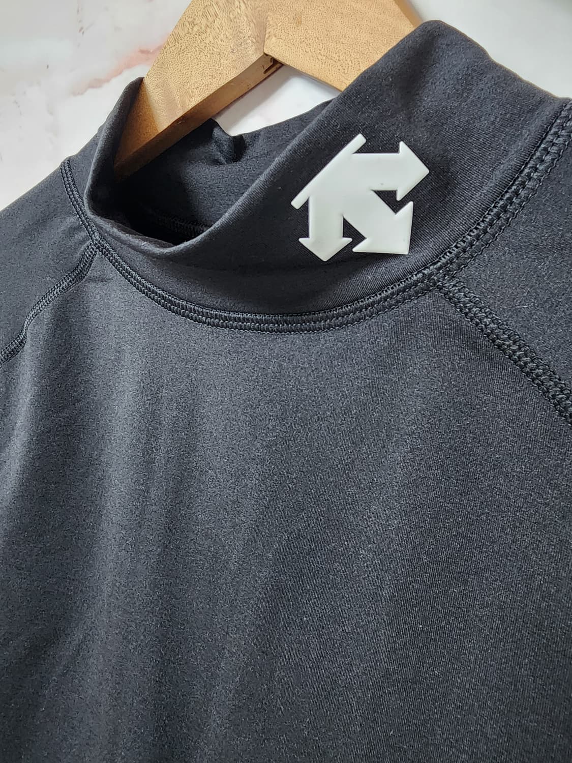 데상트 긴팔 티셔츠 상품이미지4