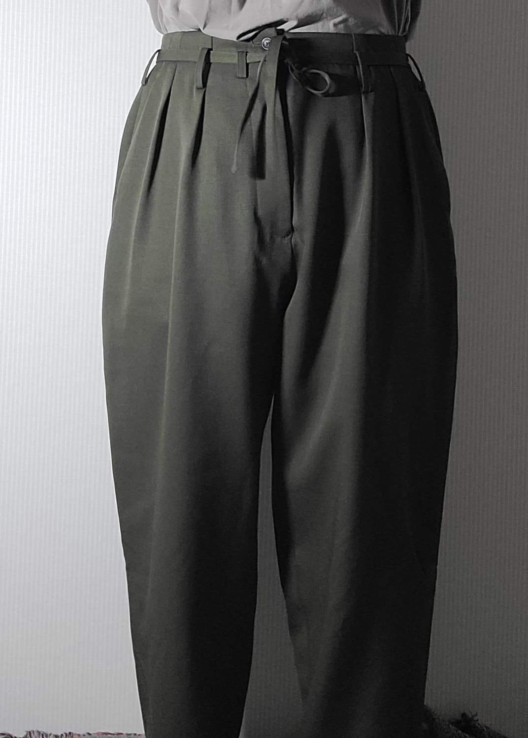 소시오츠키 링 벨티드 울 팬츠 상품이미지3