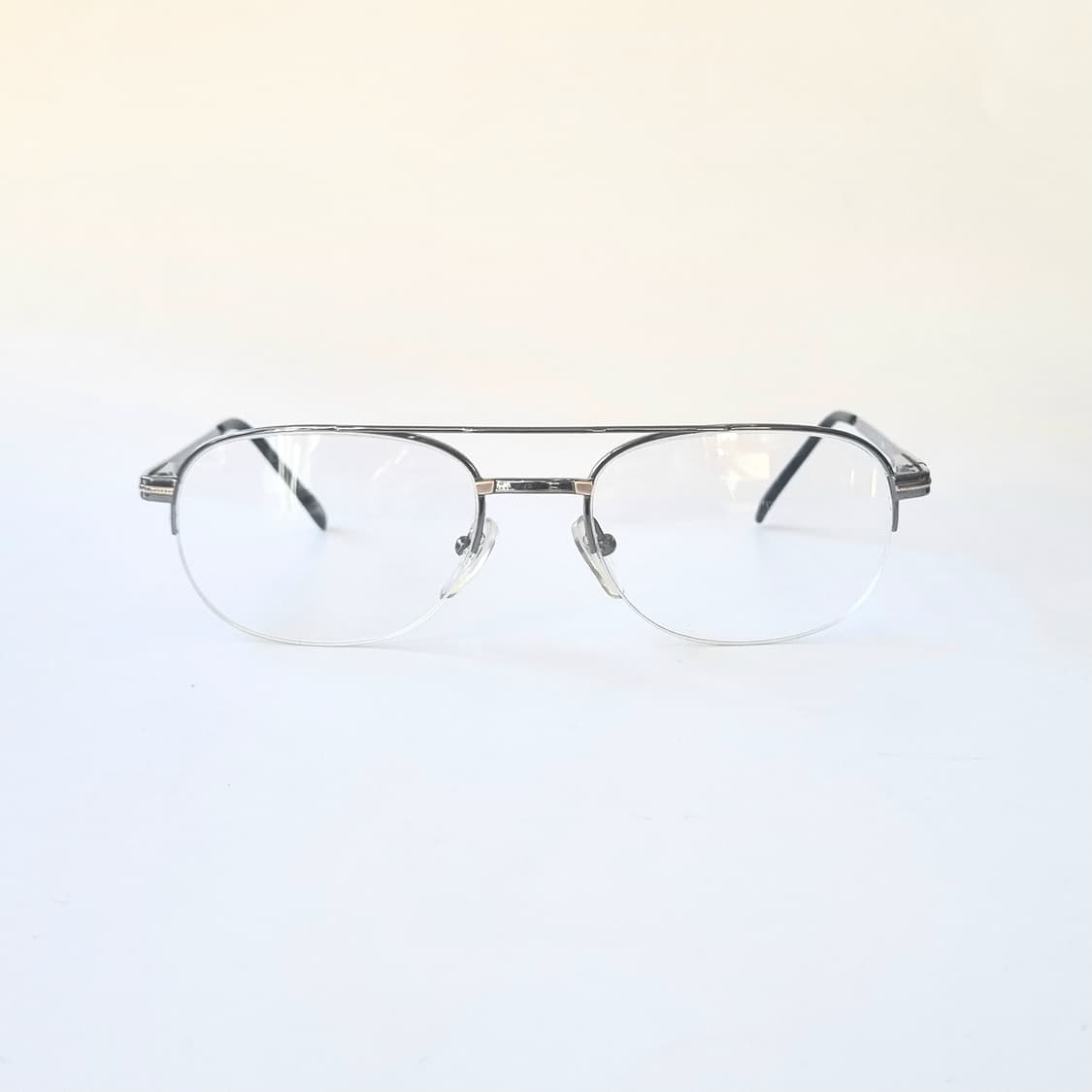 데드스탁 레트로와 모던함이 섞인 투브릿지 반무테 안경 485 상품이미지2