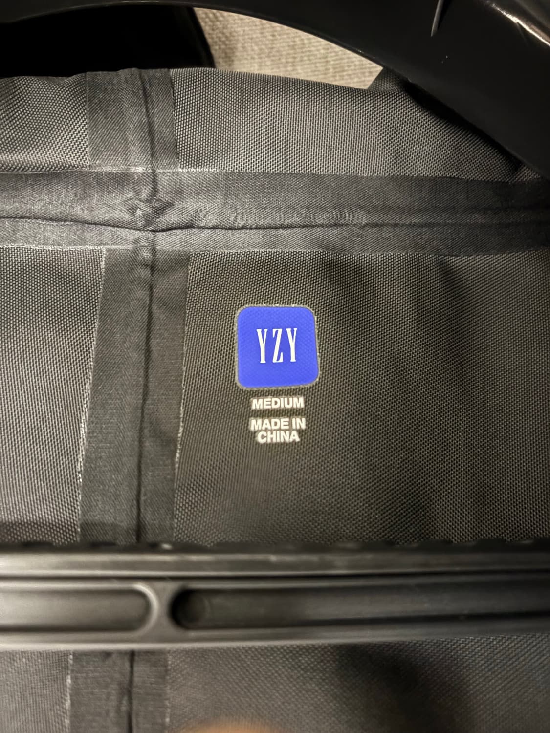 YZY Gap Balenciaga T-cut parka Black 상품이미지4