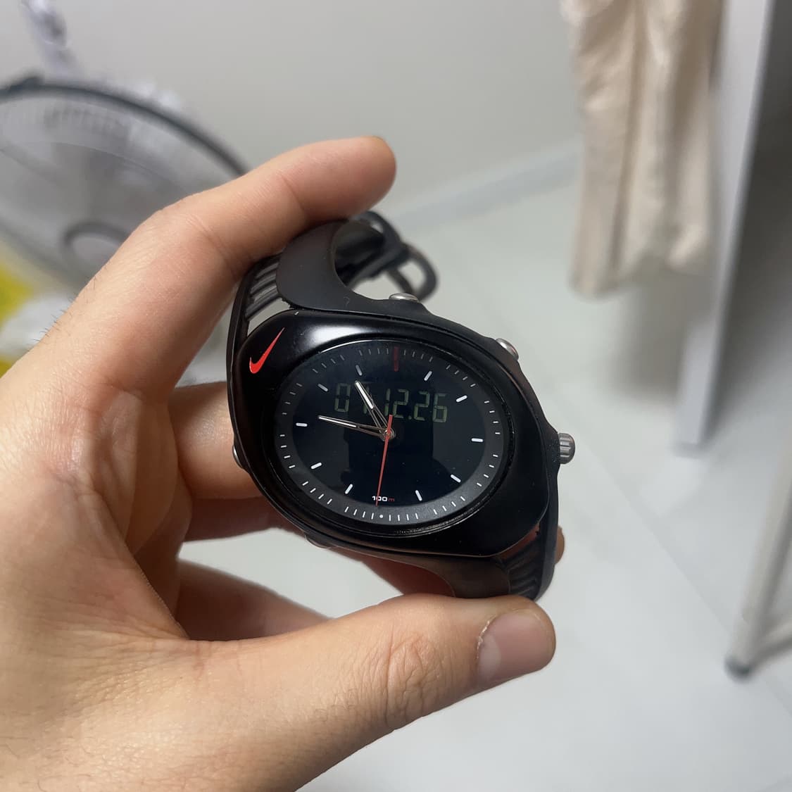 나이키 시계 트라이엑스 블랙&레드 (빈지노 착용모델) 상품이미지3