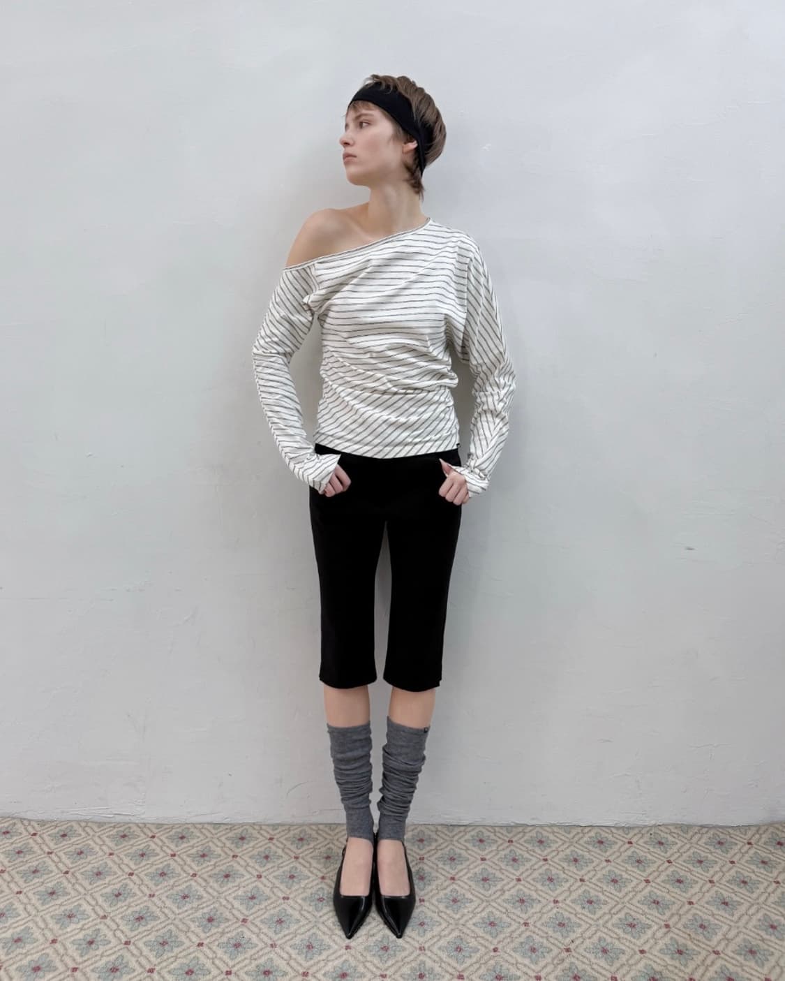 시메트릭퍼센트 탑 Striped Unbalance Top 태연착용 상품이미지2