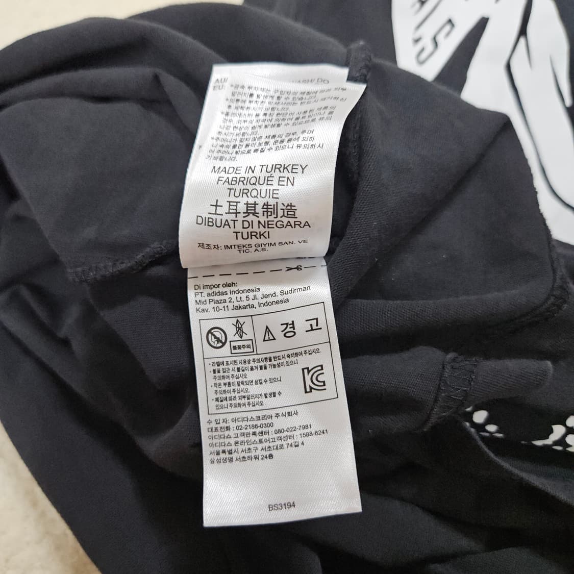 아디다스 블랙컬러 슈퍼맨 트레포일 반팔티 급처 상품이미지6