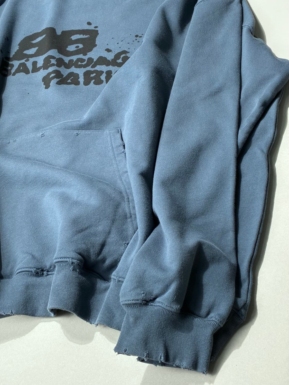 발렌시아가 핸드 드로운 BB 아이콘 라지핏 후드 블루 상품이미지3