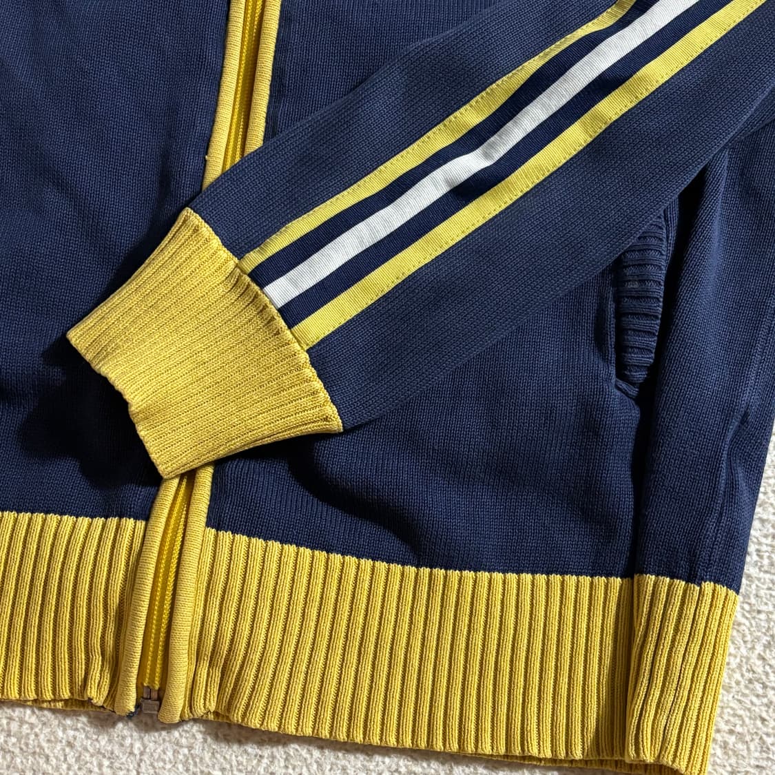 아디다스 올드스쿨 네이비 옐로우 남노 니트집업 상품이미지4