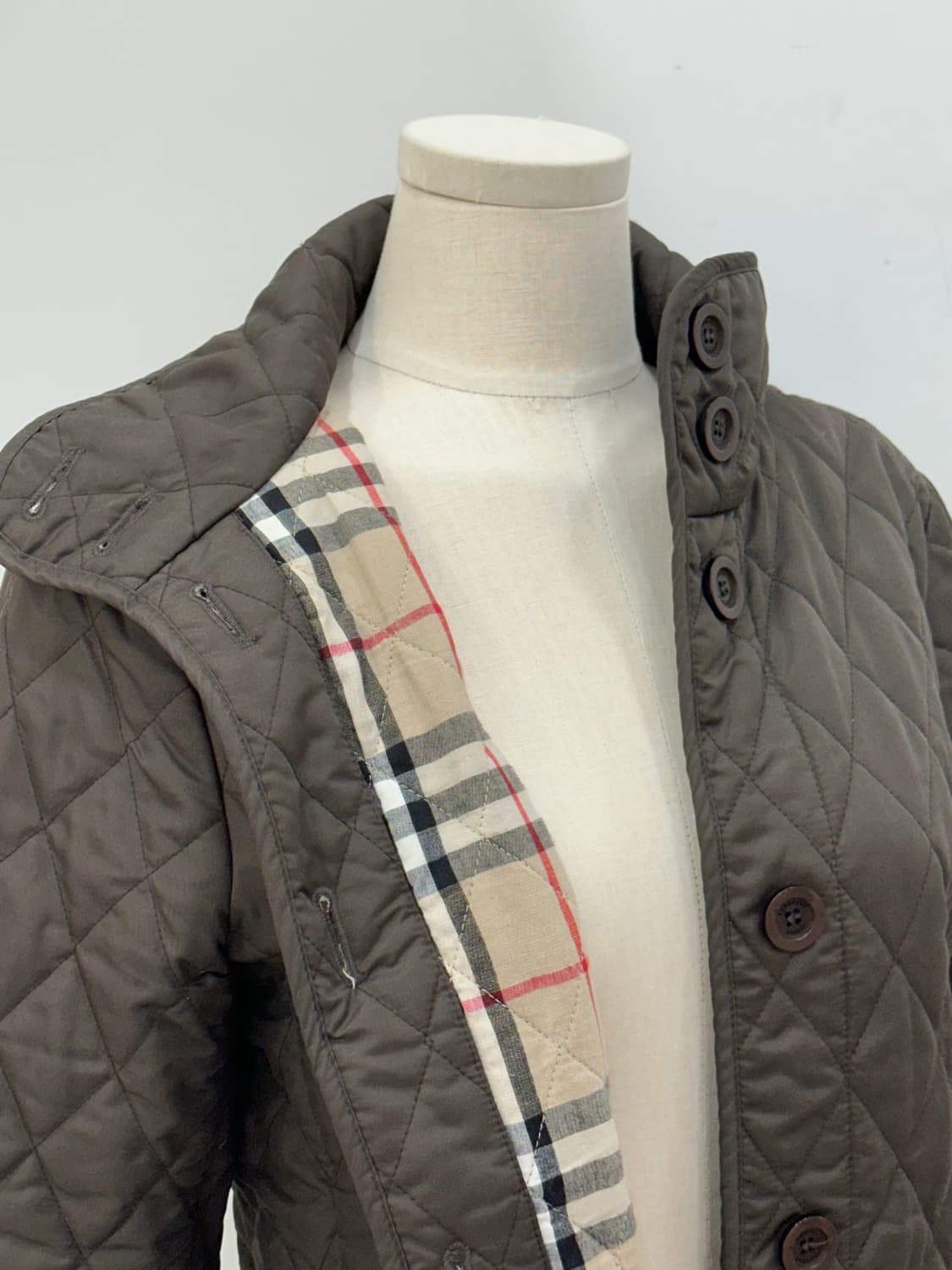 버버리 런던 다이아몬드 퀼팅 자켓 상품이미지7
