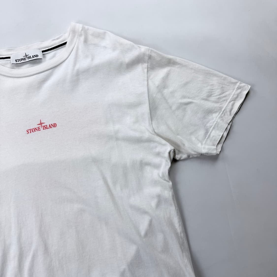 스톤아일랜드 백 스프레이 로고 반팔 티셔츠 상품이미지4