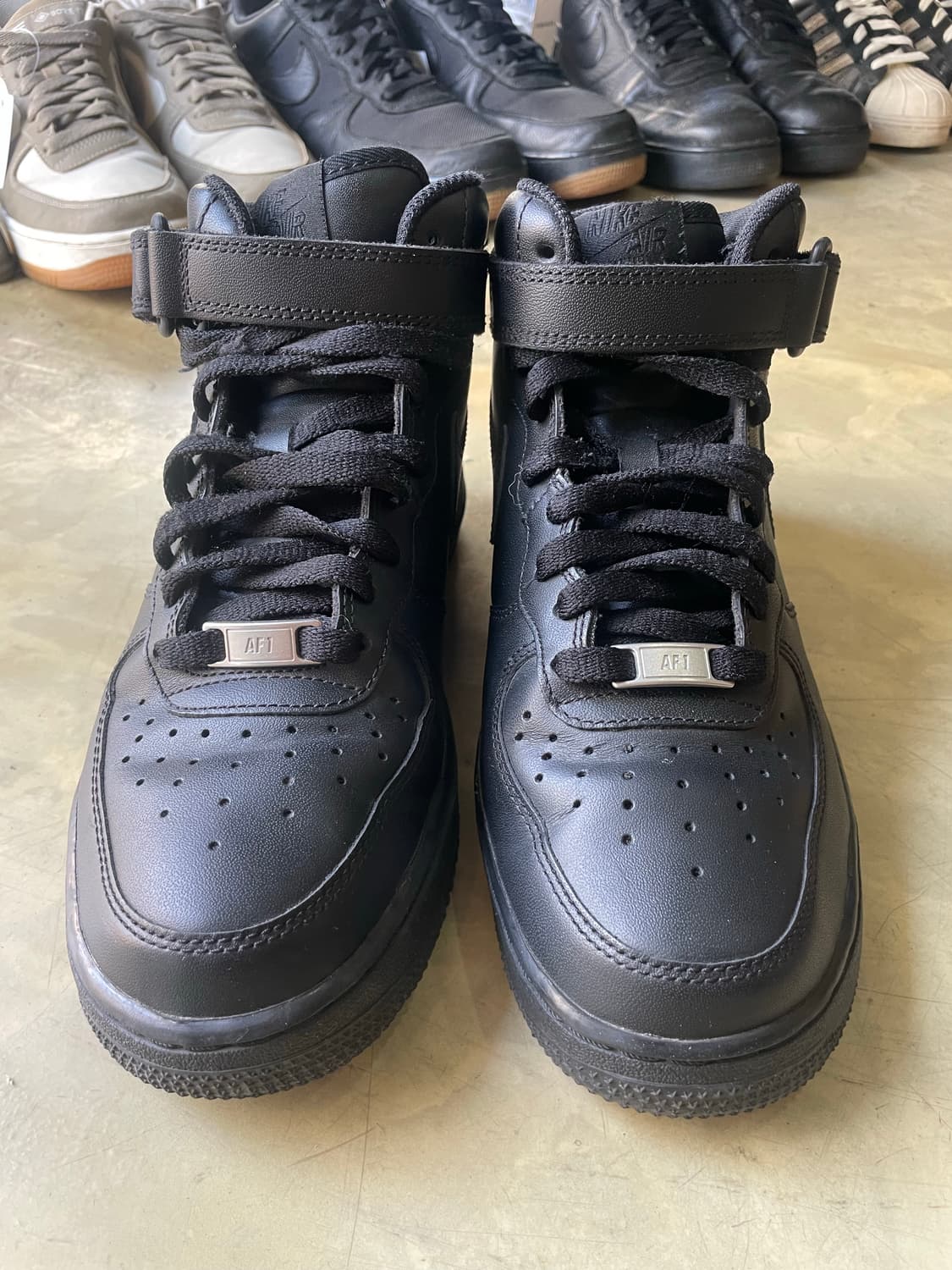 나이키 에어포스 1 미드 블랙 250 상품이미지2