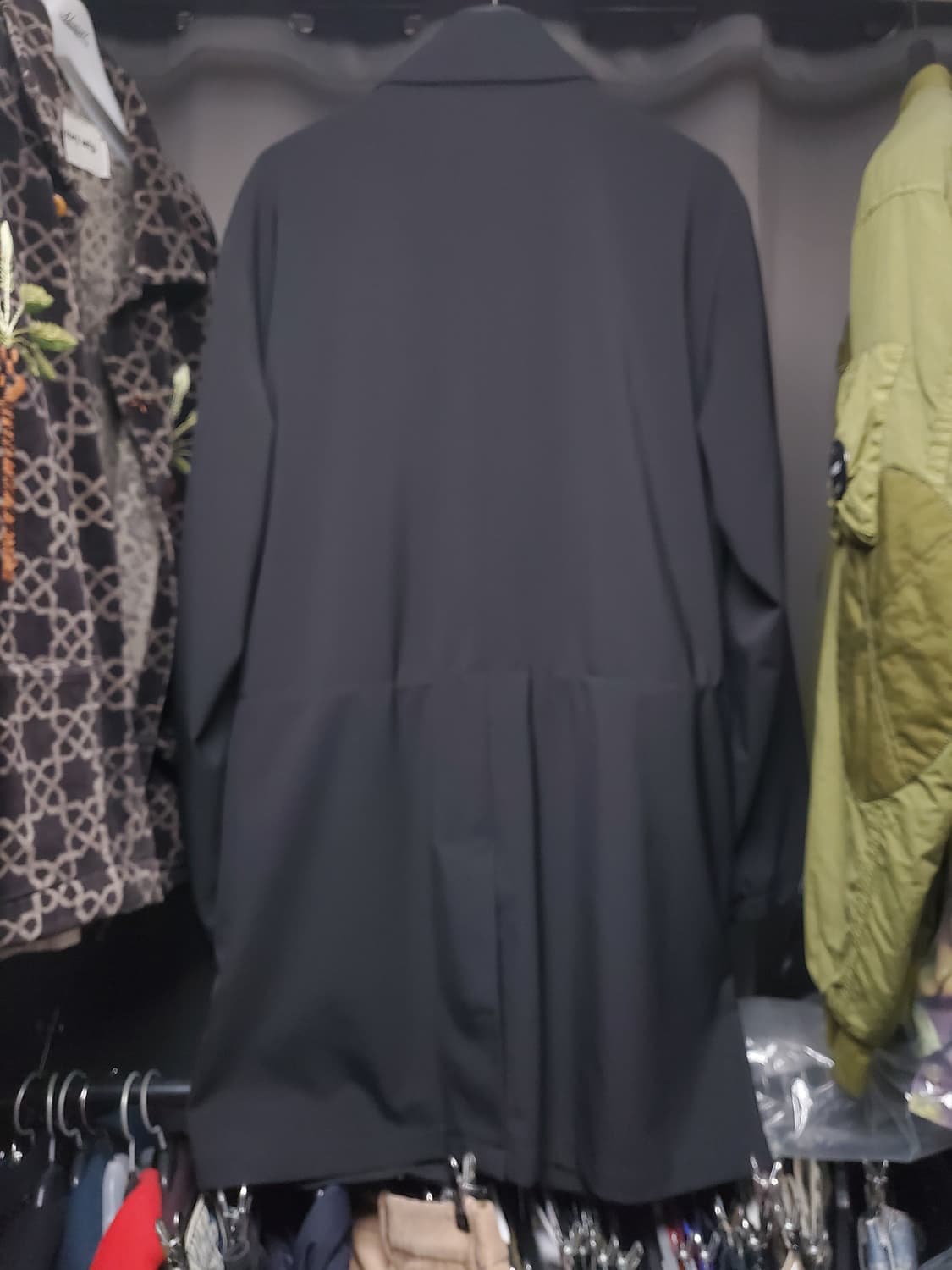 띠어리 남성 블랙 쉘코트  상품이미지4