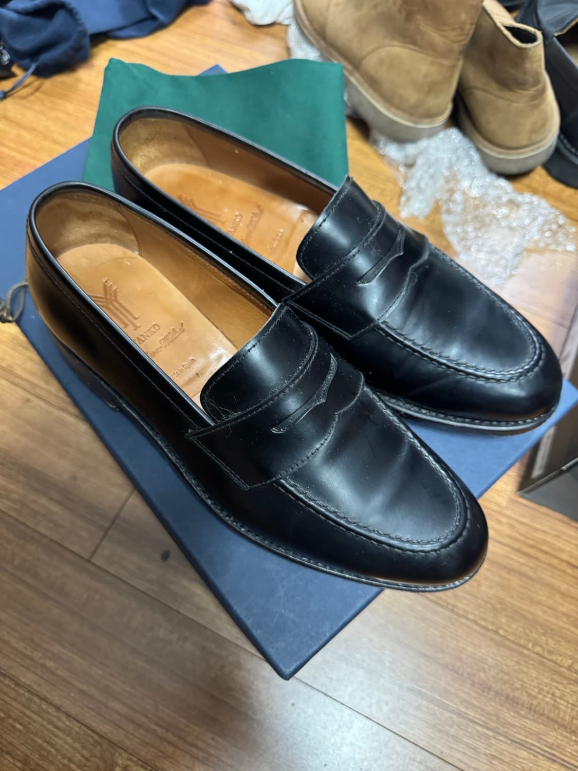 얀코 카사레스 페니로퍼 6.5 (255)   상품이미지1