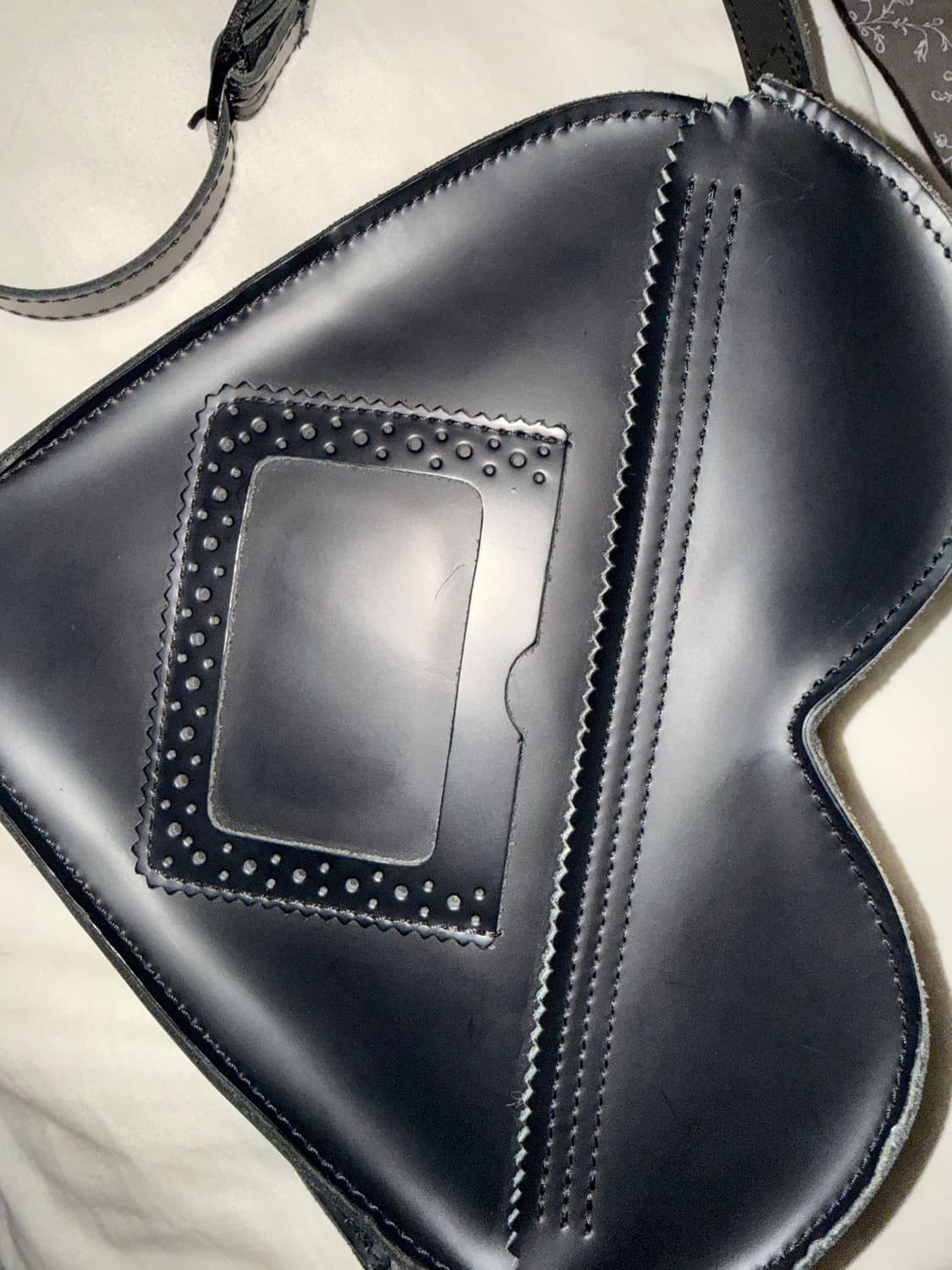 닥터마틴 2018 발렌타인 한정판 하트 백 상품이미지4