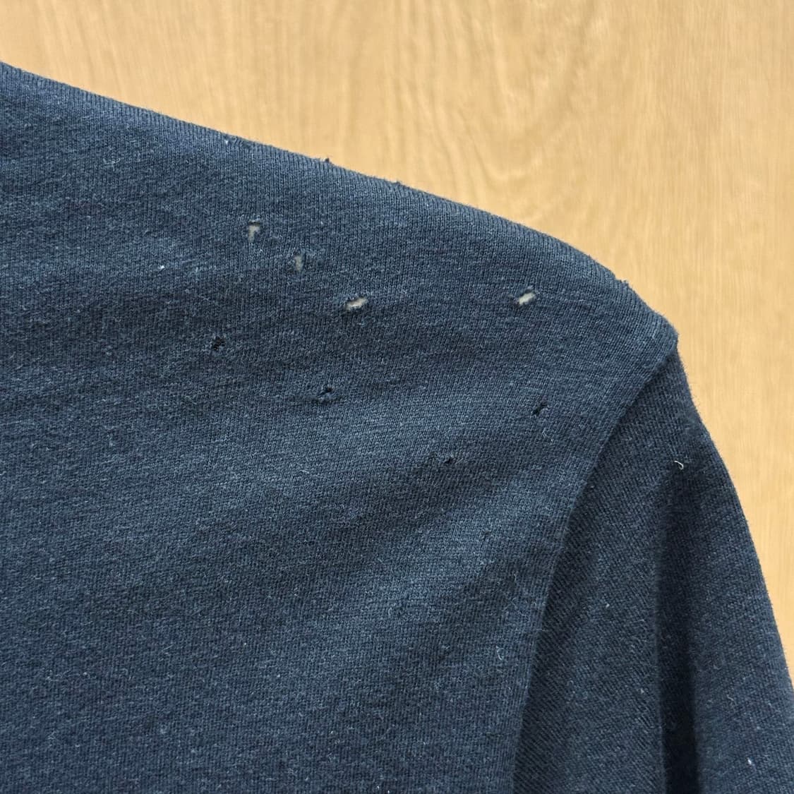 디젤 라운드넥 반팔 티셔츠 로고 자수 지퍼 디테일 블랙 상품이미지9