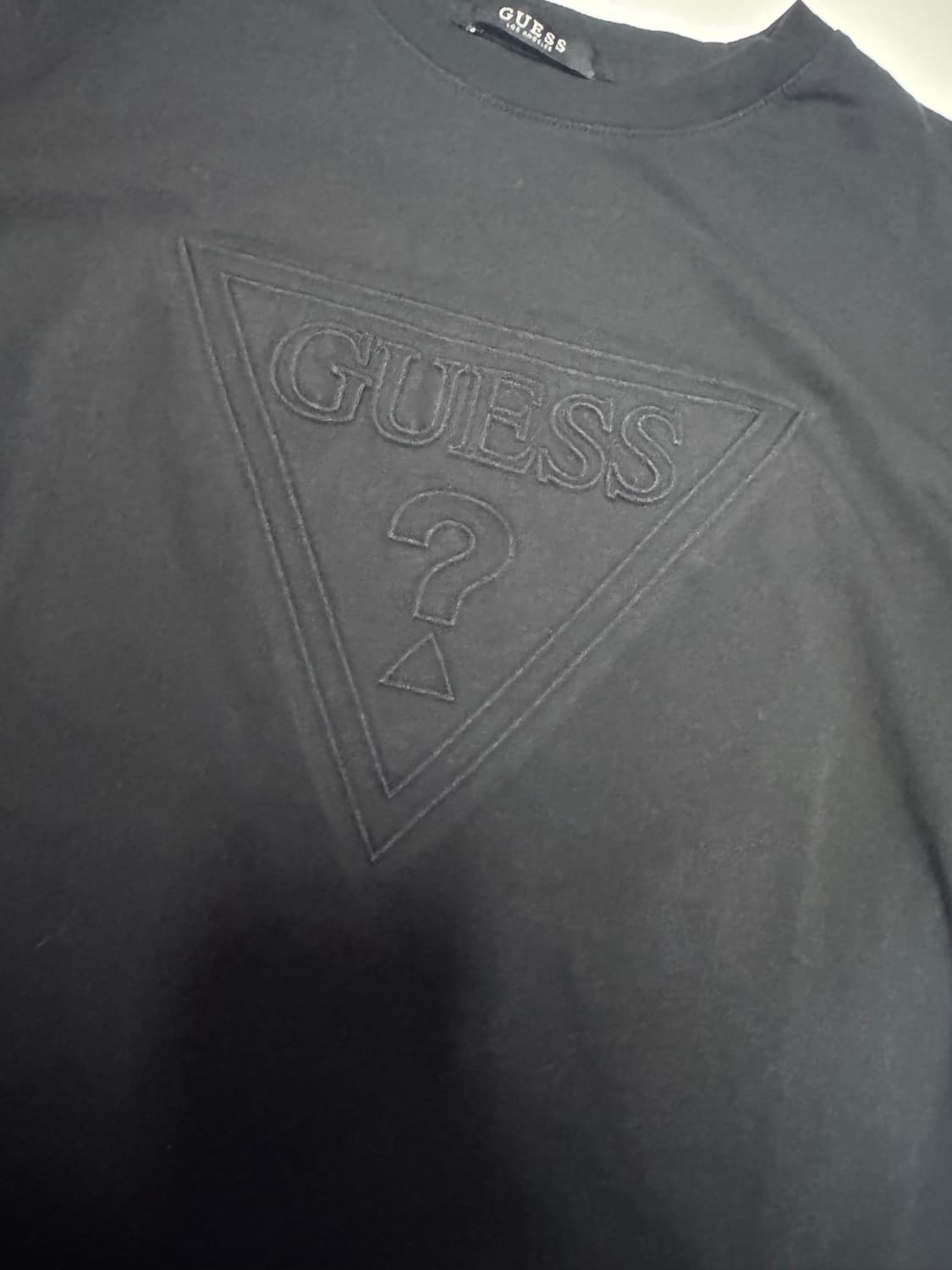 여성 게스 Guess 23년도 삼각 로고 반팔 티셔츠 L 블랙 상품이미지6