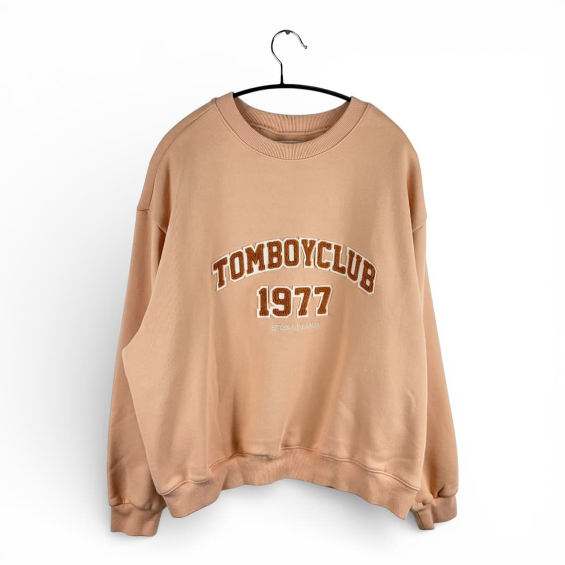 F) 스튜디오톰보이 우먼스 로고 기모 맨투맨  상품이미지1