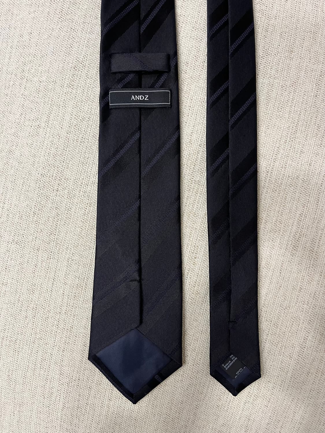 앤드지 블랙 스트라이프 넥타이 상품이미지2
