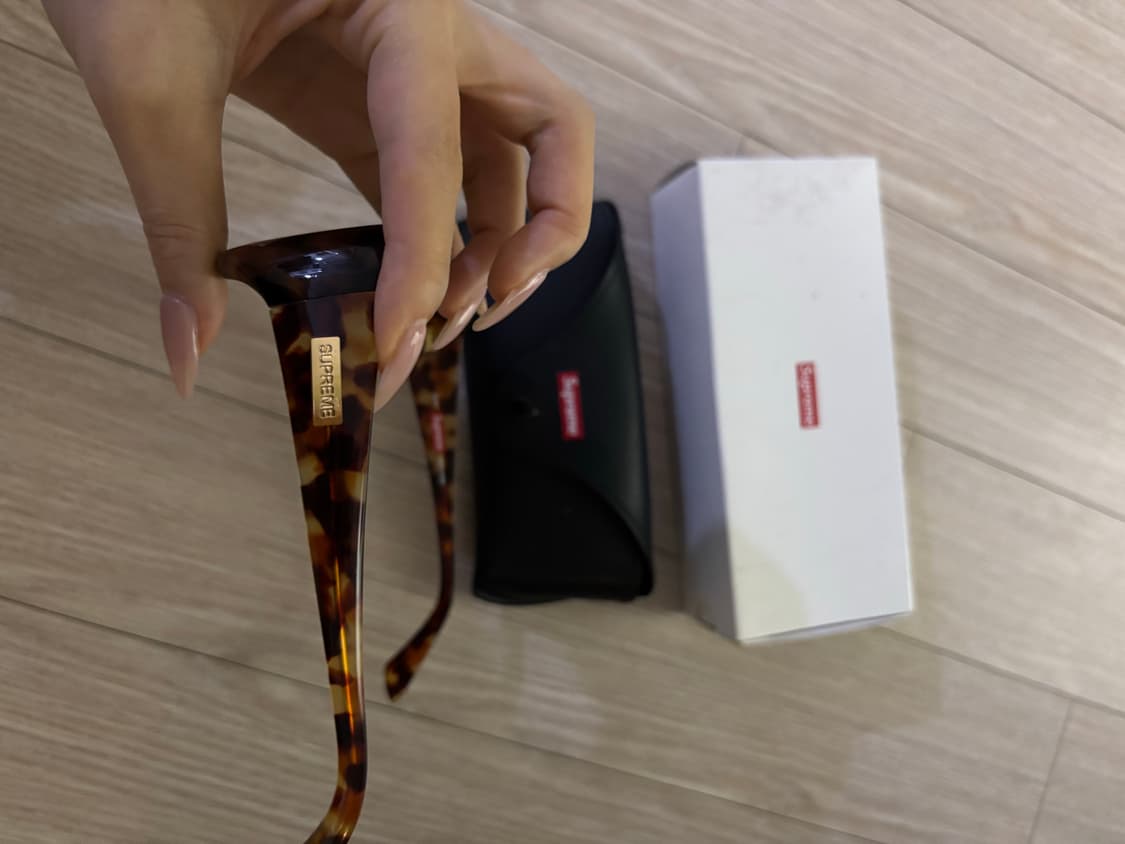 슈프림 클레오 선글라스 톨토이즈24SS 상품이미지3