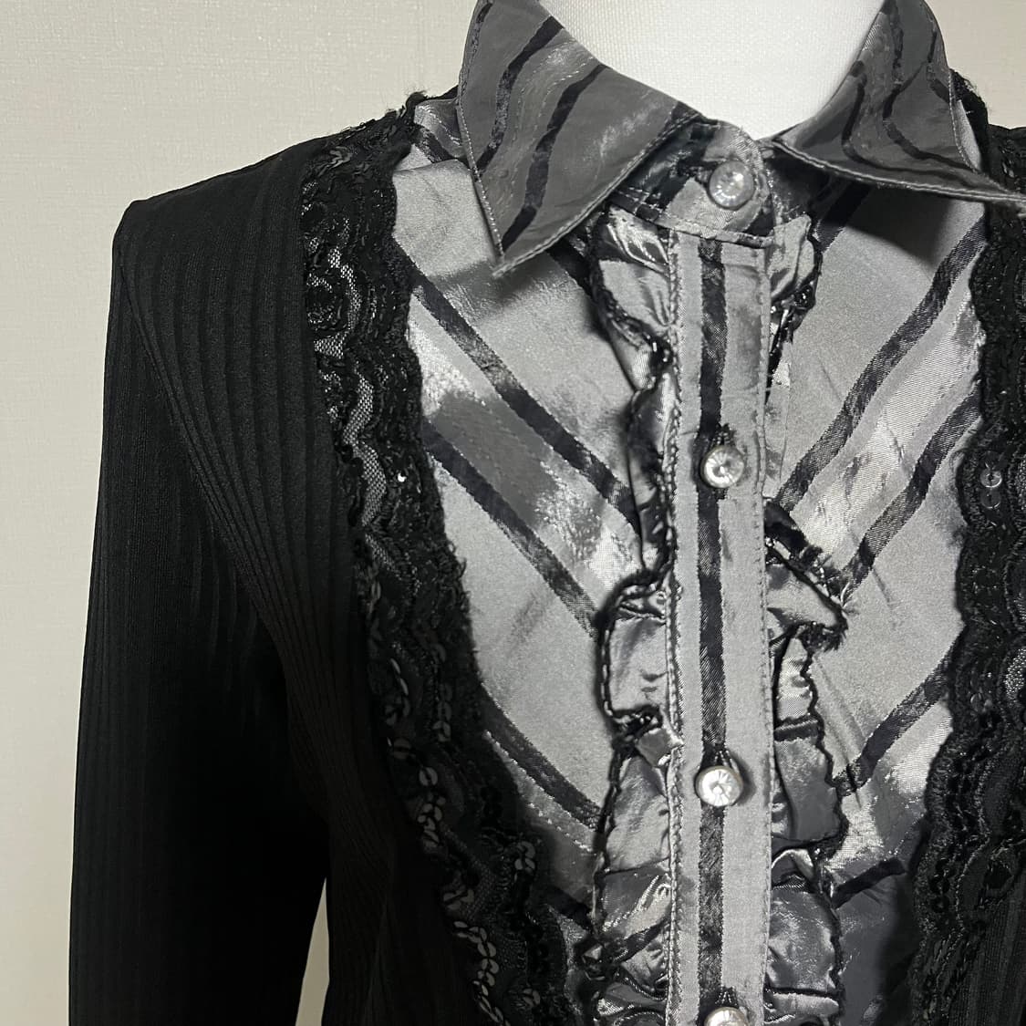 고스로리 공겜여주 실버 블라우스 로걀탑 상품이미지6