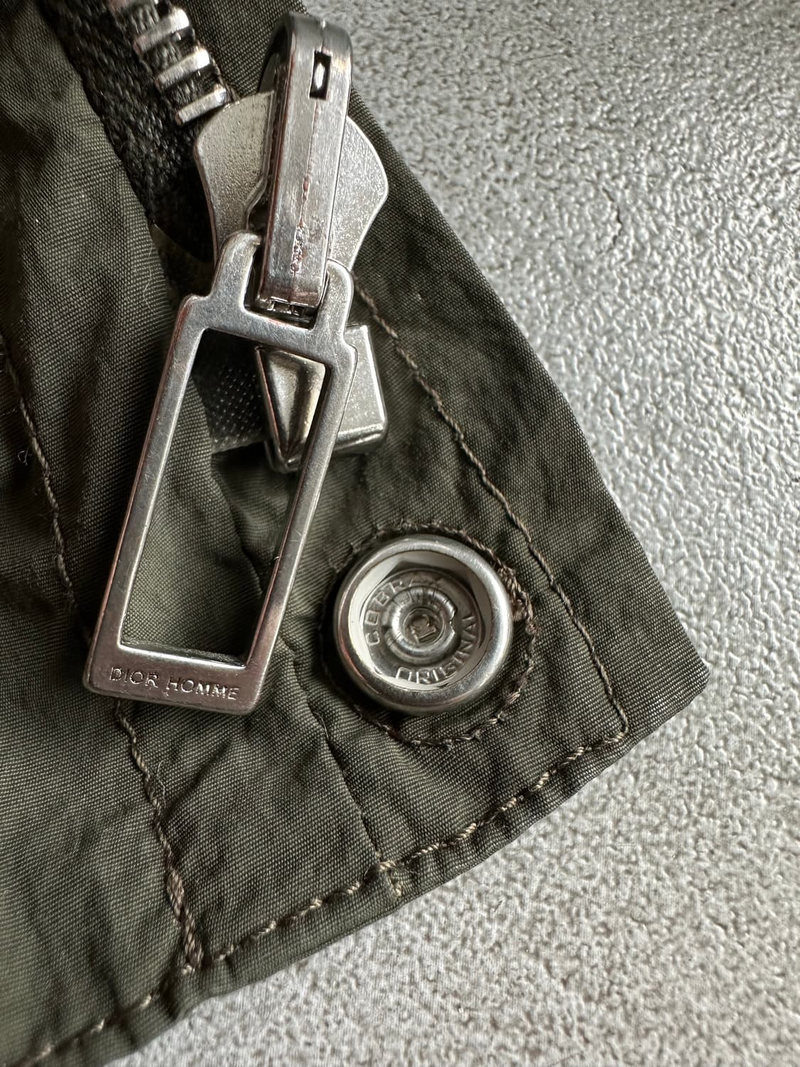 디올 옴므 12AW 런웨이 리버서블 카키 봄버 상품이미지10