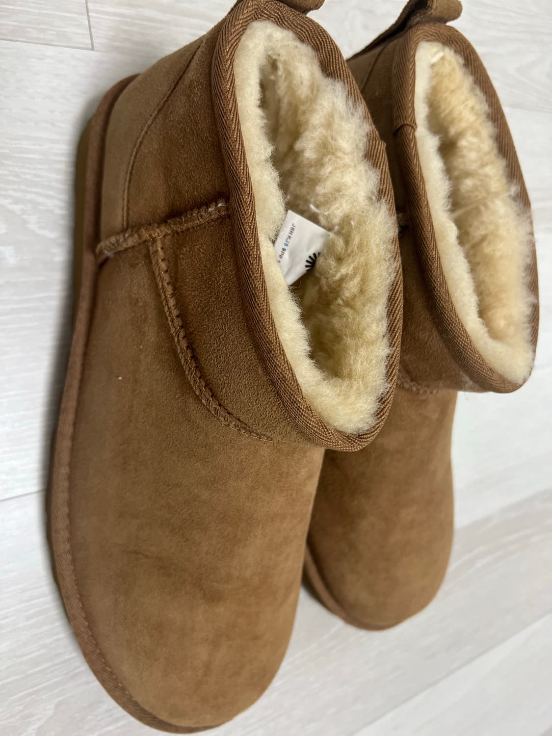 어그 클래식 울트라 미니 부츠 체스트넛 US9 상품이미지4