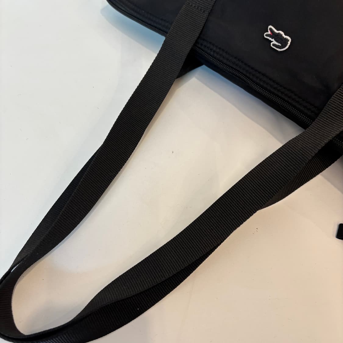 정품 라코스테 PVC 숄더백     상품이미지5