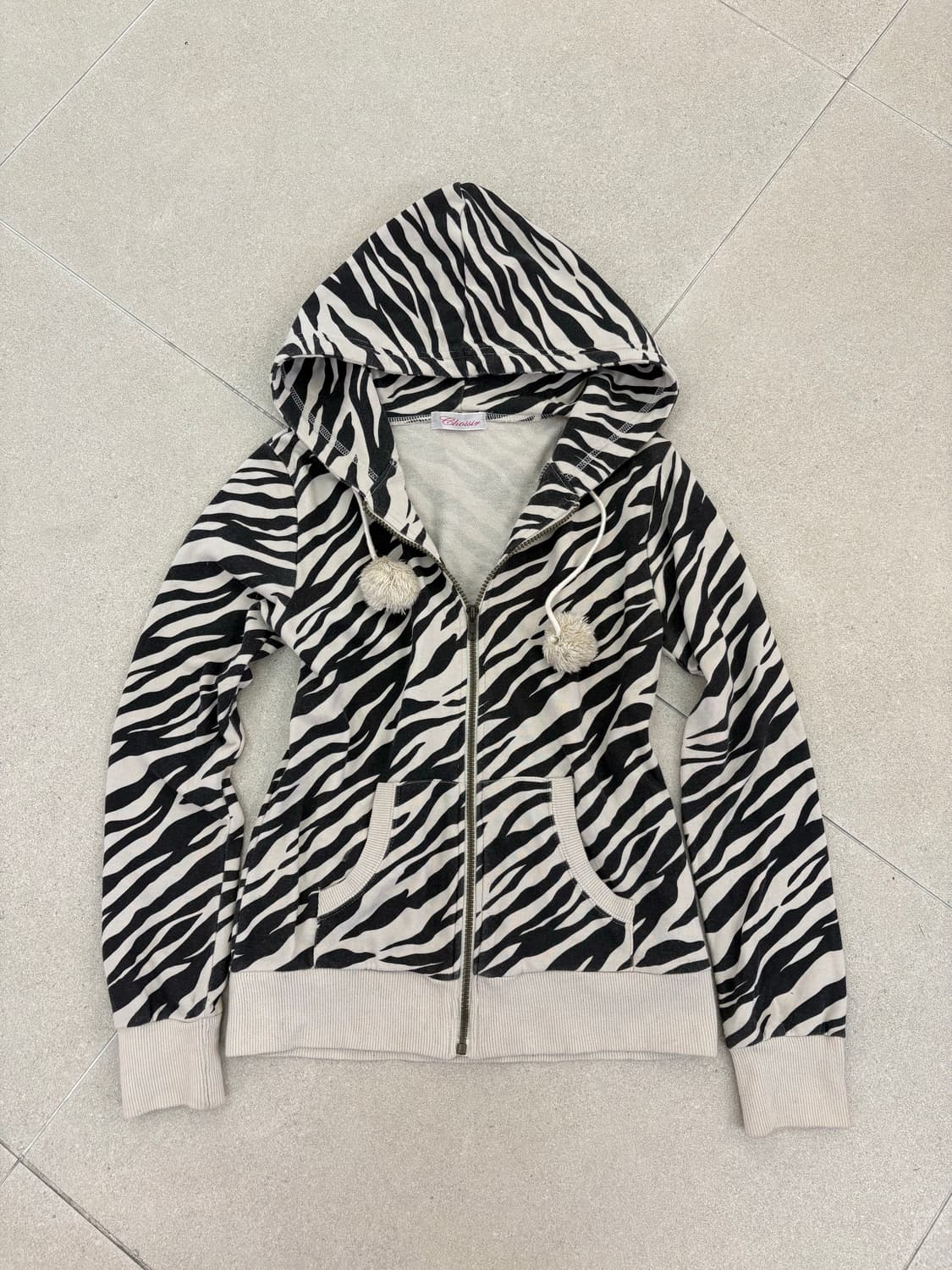 지브라 폼폼 후드집업 상품이미지1